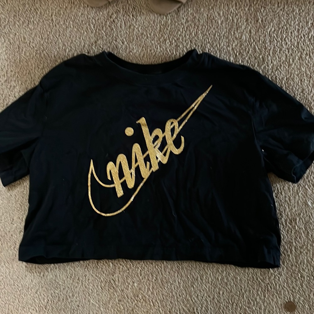 Black and gold Nike cropped t shirt